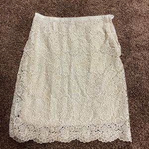 White size 6 H&M skirt